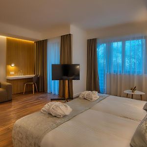 Deluxe Double Room Bath